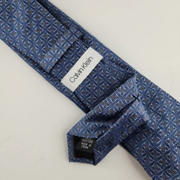 CALVIN KLEIN Blue Silk Tie. - Picture 3 of 4